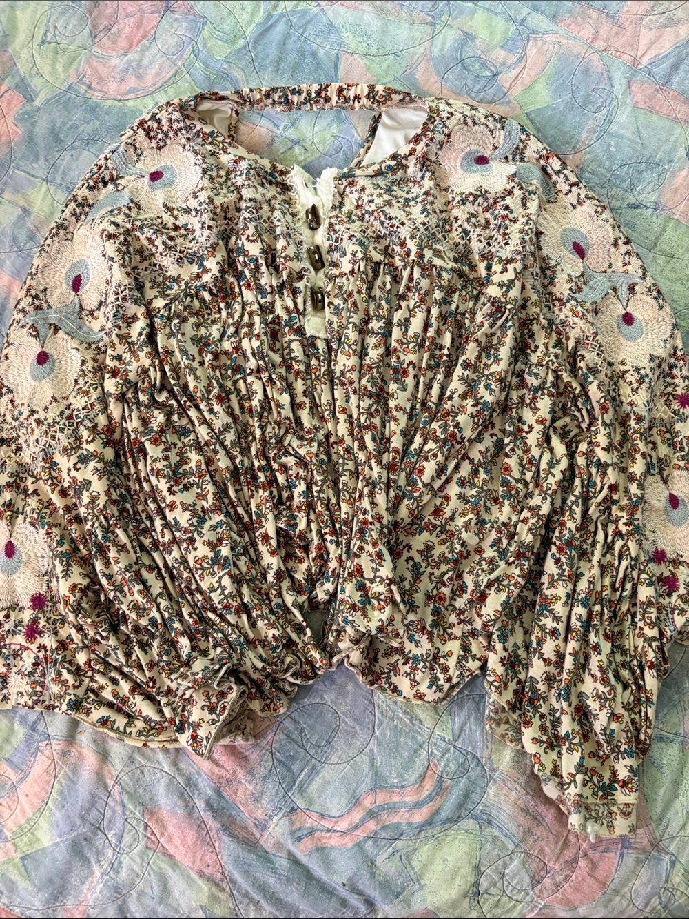 gimmicks by BKE Cream Floral Smocked Peasant Top